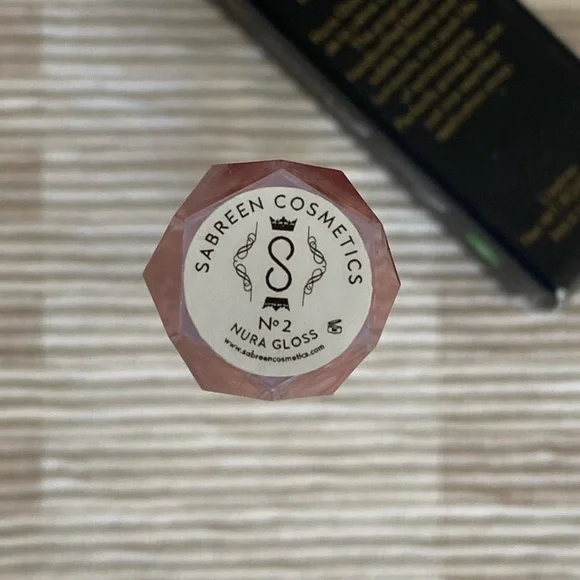 Sabreen Cosmetics Nura Gloss No. 2 - Chocolate - Picture 2 of 3